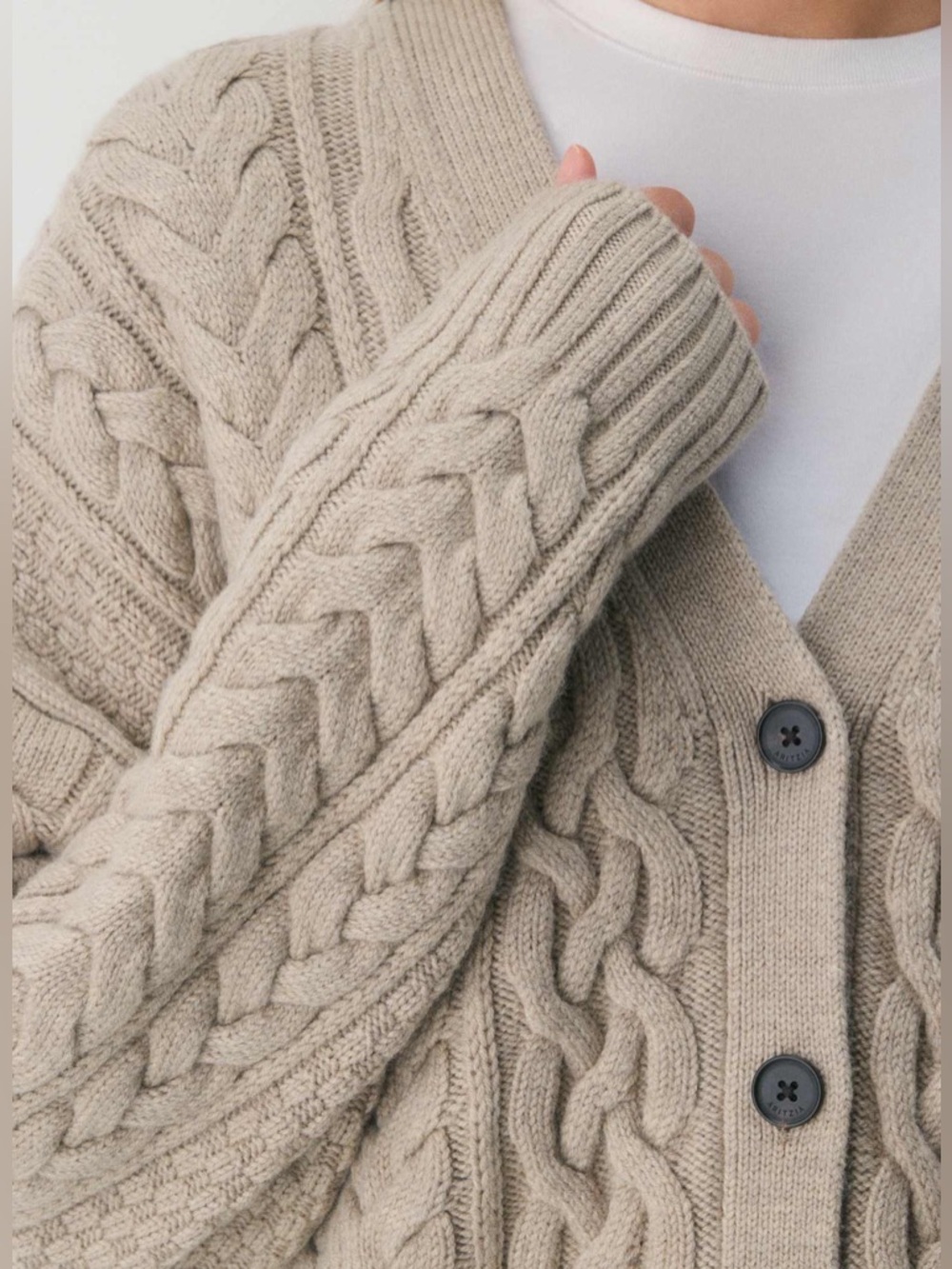 Aritzia Heritage Knit Merino Wool Cable-knit V-Neck Oversized Cardigan Sz S - Picture 2 of 15